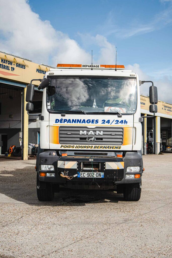 Remorquage et dépannage poids lourds - Poids Lourds Loveriens Bernayens